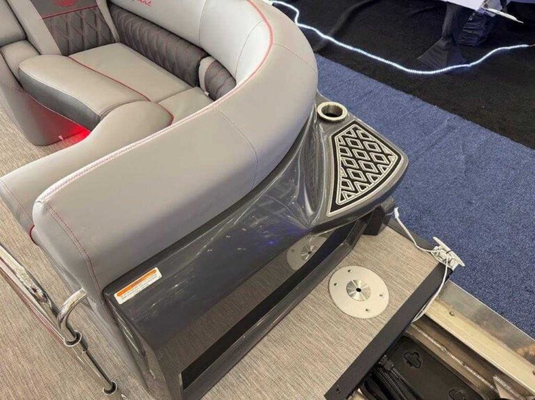 2026 Bennington 30QXFBWAX2 - Twin - Joystick - Arch US-ETWS9311J526 [photo 45]